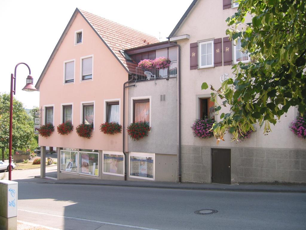 Gasthof Zum Lamm Gomadingen Luaran gambar