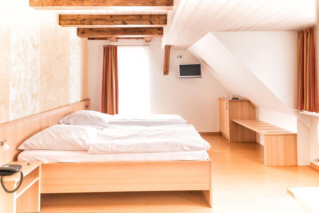 Gasthof Zum Lamm Gomadingen Luaran gambar