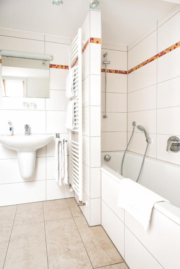 Gasthof Zum Lamm Gomadingen Luaran gambar